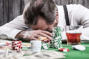 senior ayant perdu aux jeux de casino